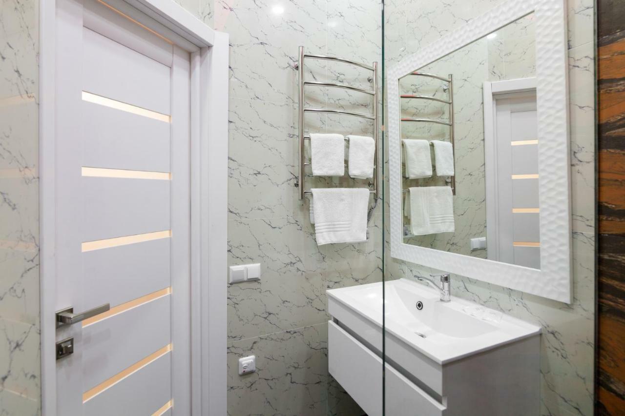 Leogrand One-Bedroom Apartments On Tugan-Baranovskogo 24 Leopoli Esterno foto